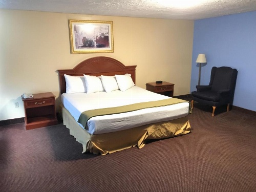AmeriVu Inn and Suites Wolcott Waterbury image 28