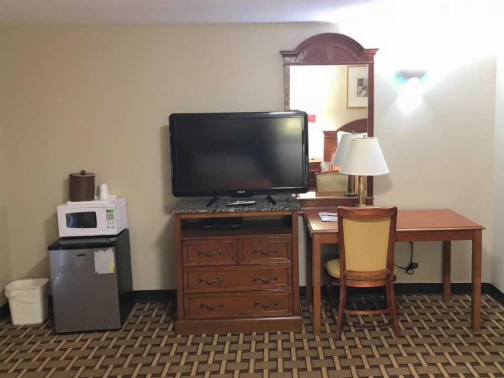 AmeriVu Inn and Suites Wolcott Waterbury Image 8